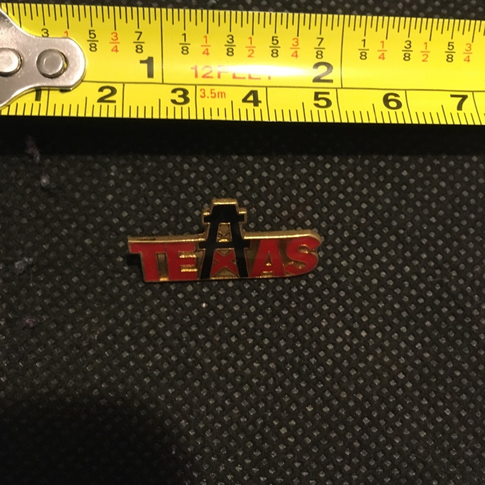 Texas Oil Rig Straight Back Pin - Picture 2 of 4